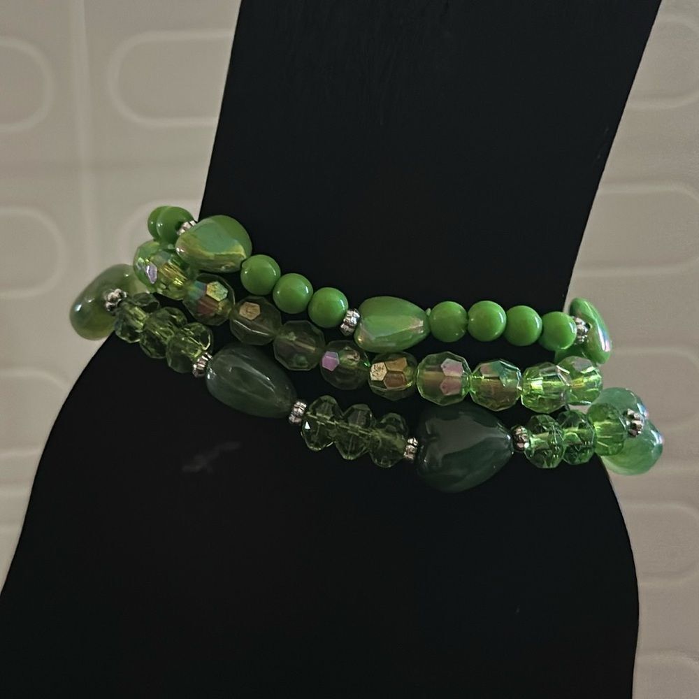 Women’s Green Plastic Bead Stretch Bracelets Set of 3 Stackable Fashion Jewelry